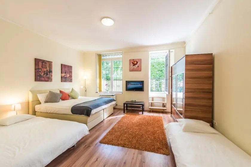 Charlies Budapest Apartment - Image 1