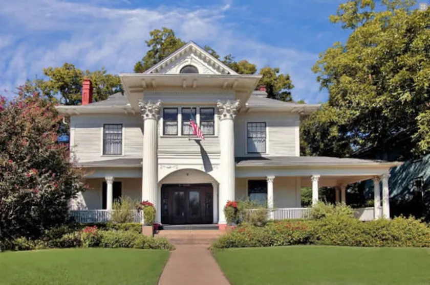 Corinthian Bed & Breakfast - Image 1
