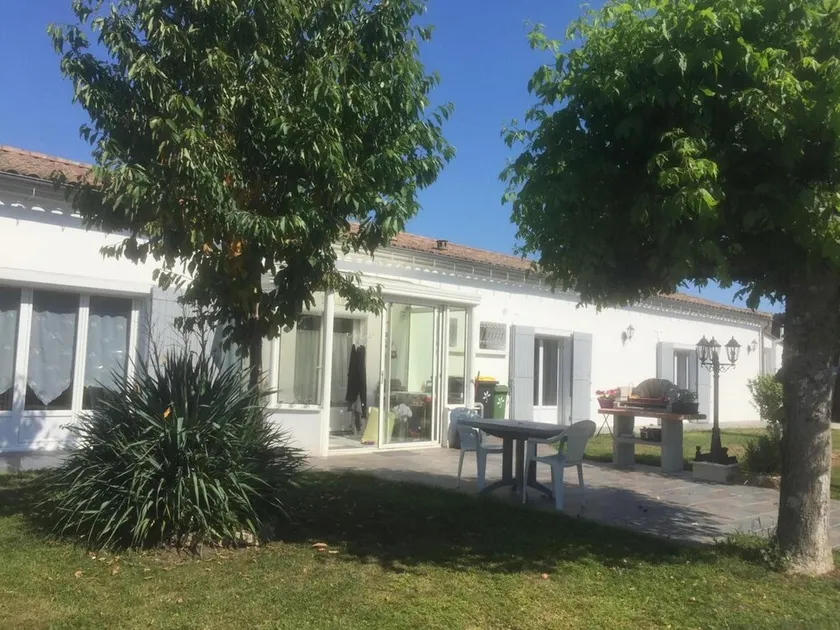 Au Coeur Du Medoc - Image 1