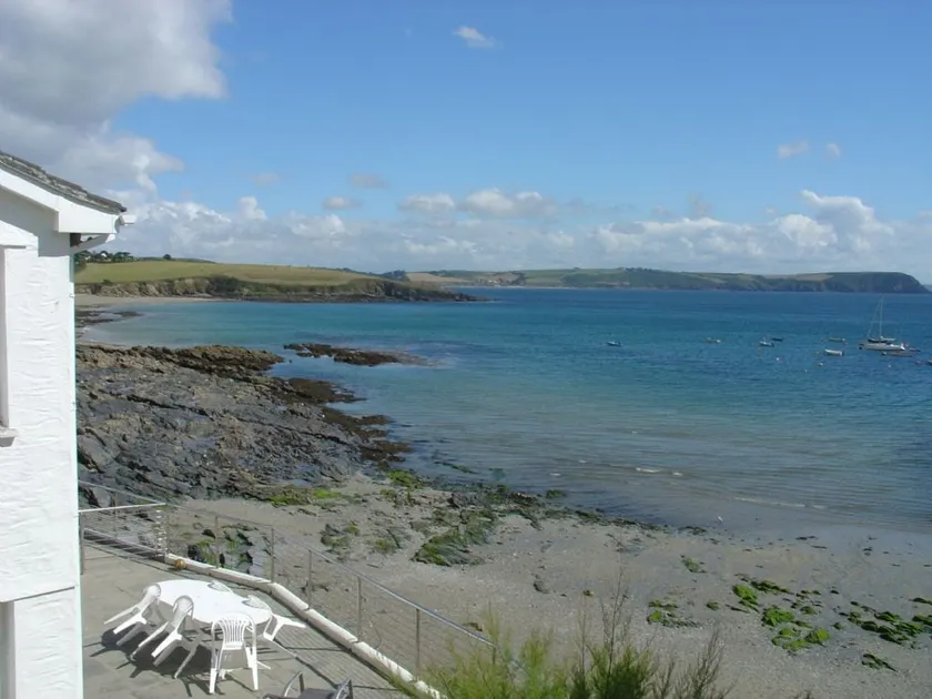 5 Harbour Court - Image 1