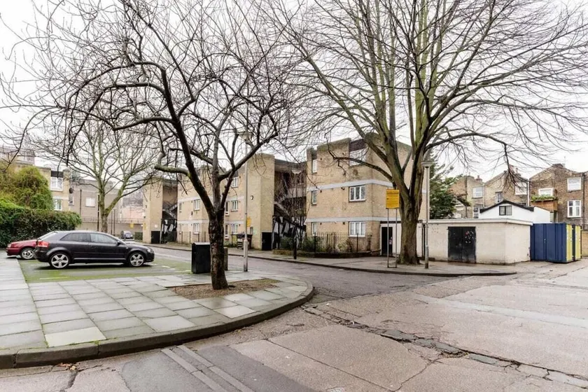 Aylie's Awesome 2 Bed Flat in Dalston - Image 1
