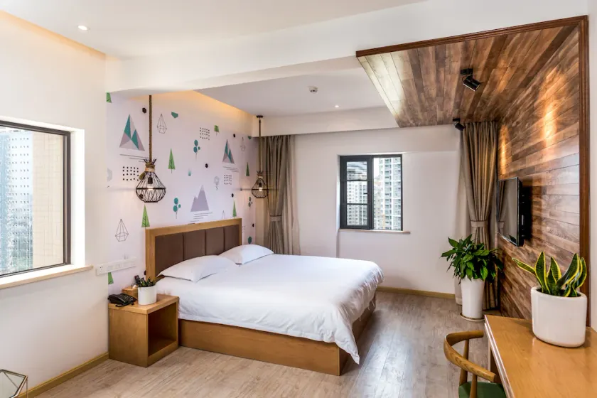 Blossom Hotel In Kunming - Image 1