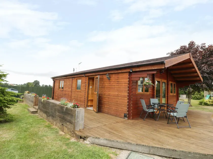 Mayfields Lodge - Image 1