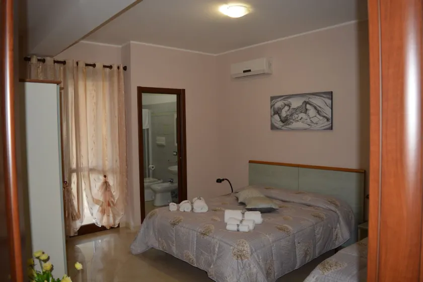 B&b Kleos - Image 1