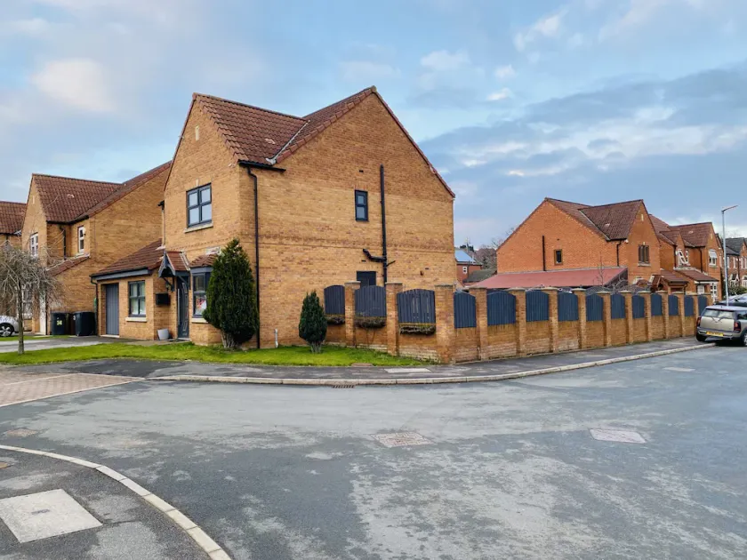 4-bed House With Private Garden in Barnsley! - Image 1