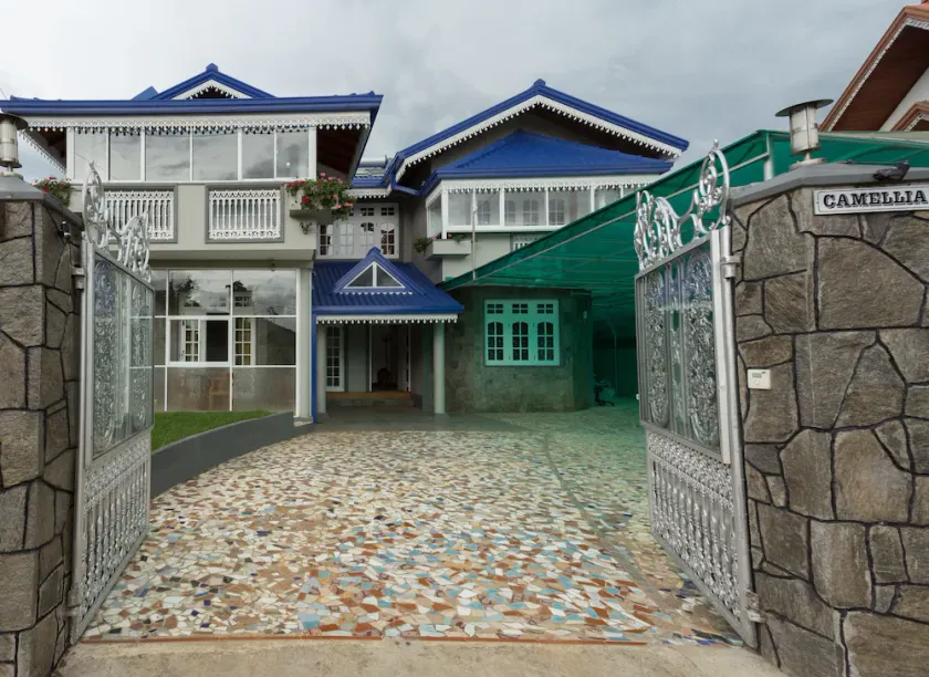 Camellia Lake Resort - Image 1