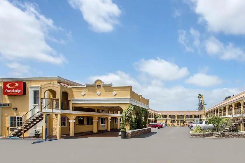 Econo Lodge Inn & Suites El Cajon San Diego East - Image 1