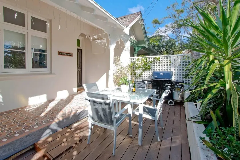 Manly Beachside 2 Bedroom House - Image 1