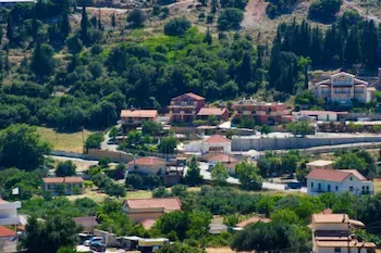 MINA'S APARTMENTS - Image 1