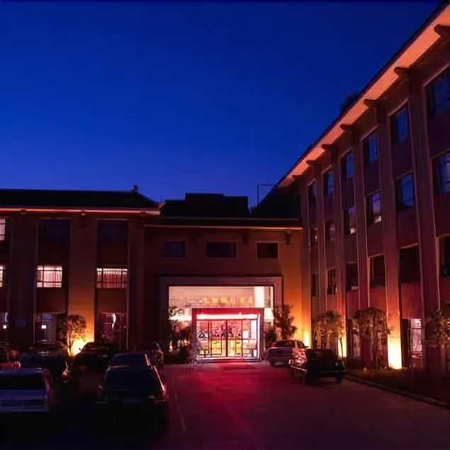 Jiuge Holiday Hotel - Image 1