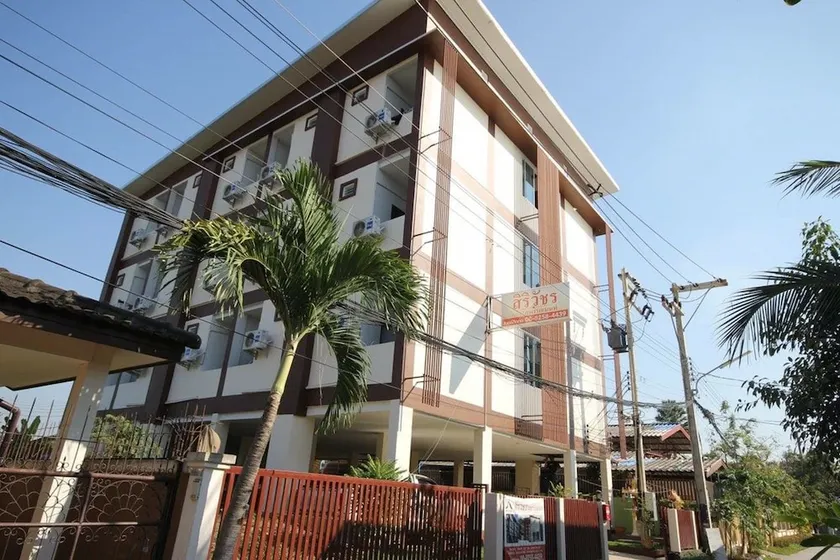 Siriwat Apartment - Image 1