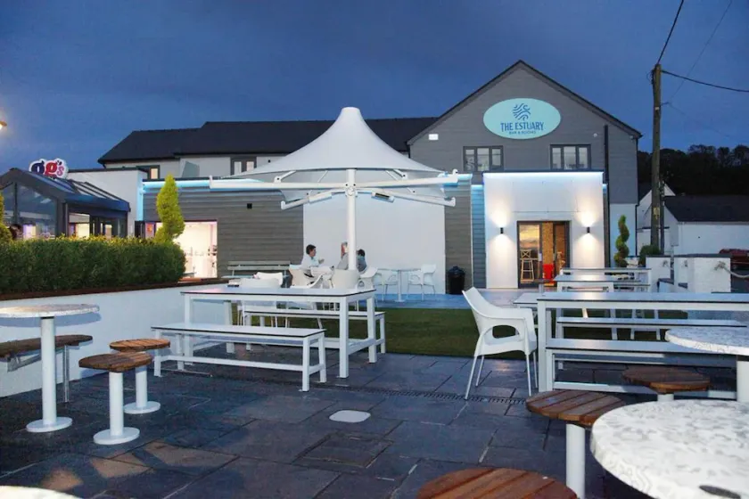 The Estuary A Bar And Rooms - Image 1