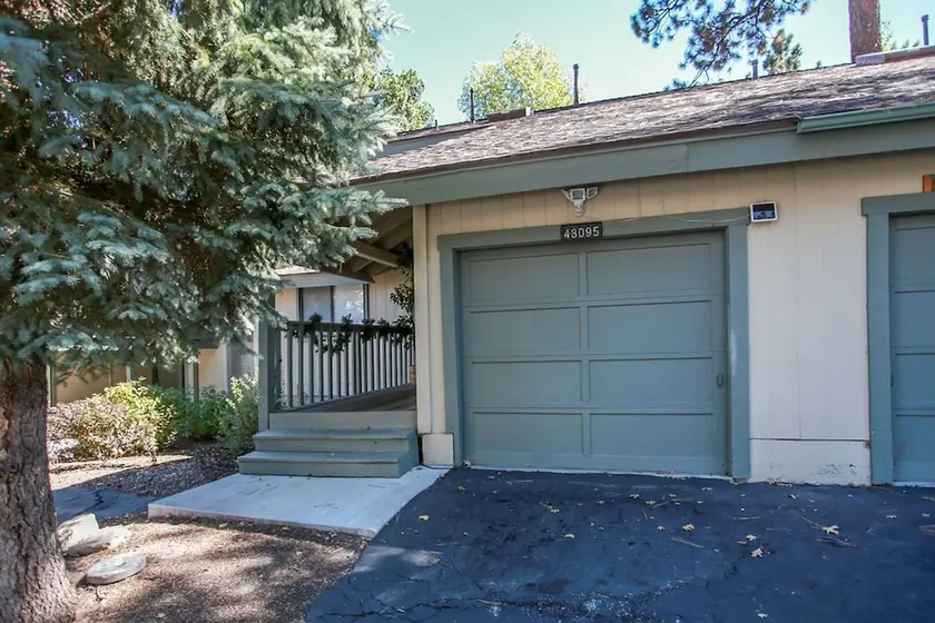2BR/2.5BA Bear Meadows Condo on Golf Course - Image 1