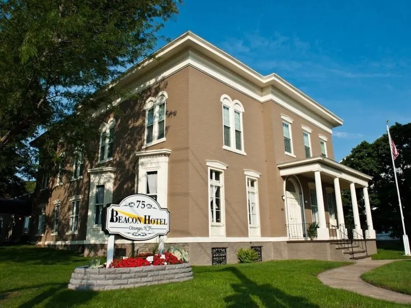 Beacon Hotel Oswego - Image 1