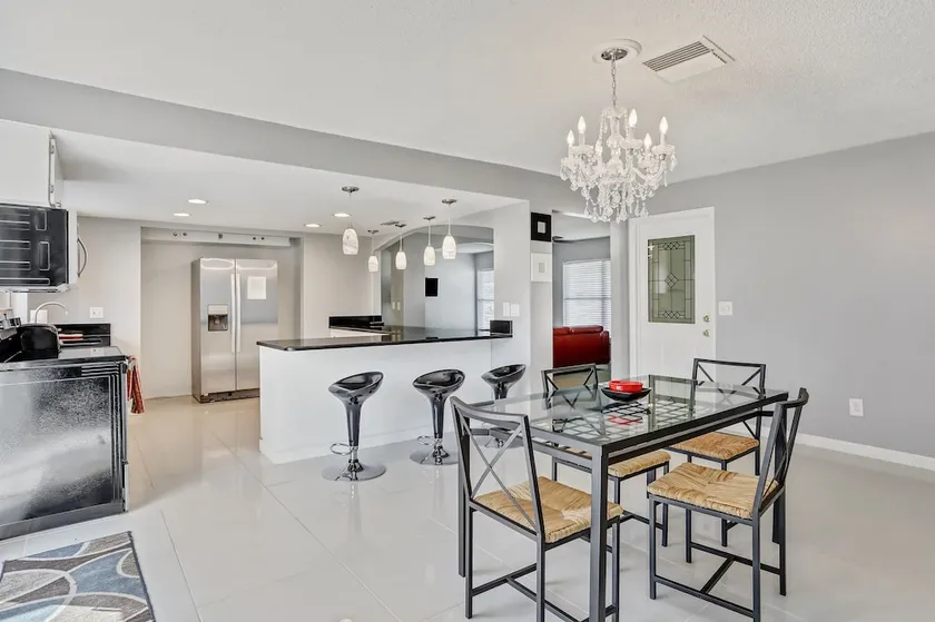 3BR Pool Home in Tampa by Tom Well IG - 712 - Image 1