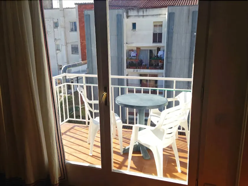 Costa Brava Apartments - Image 1