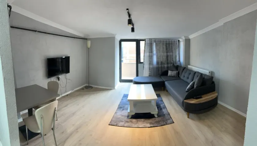 Modern Apartment With Balcony in Esenler - Image 1
