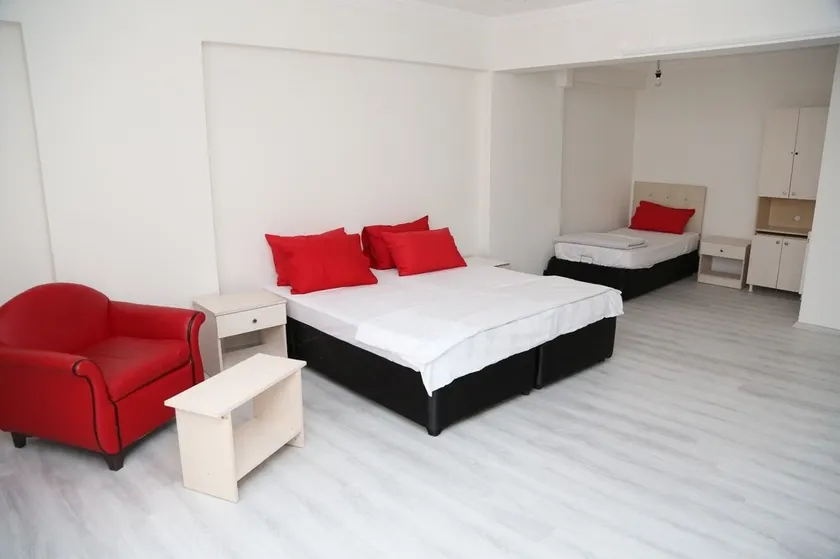 Beyaz Otel - Image 1