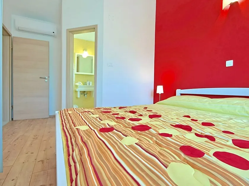 Well Maintained Villa With Private Pool, Large Garden and Partly View of the Kvarner Gulf - Image 1