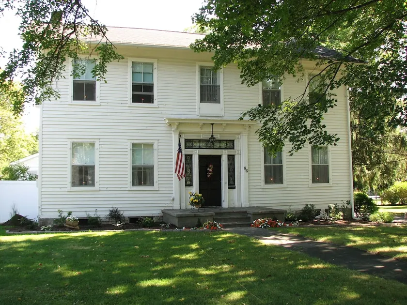 VanCleef Homestead Bed and Breakfast - Image 1
