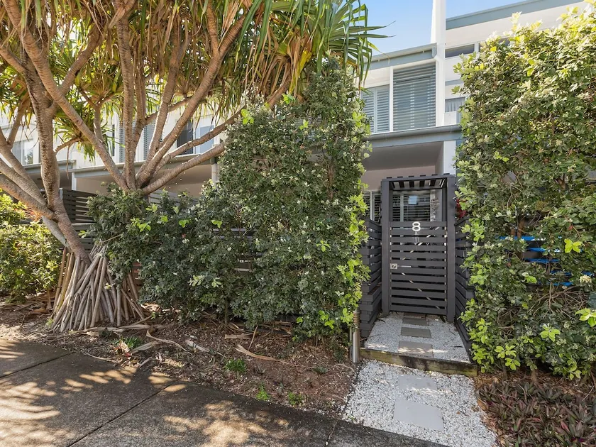 Coastal Chic @ Casuarina - Image 1