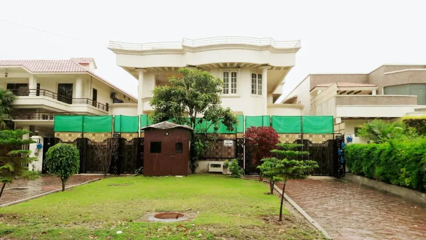 Royal Cottage Guest House - Image 1
