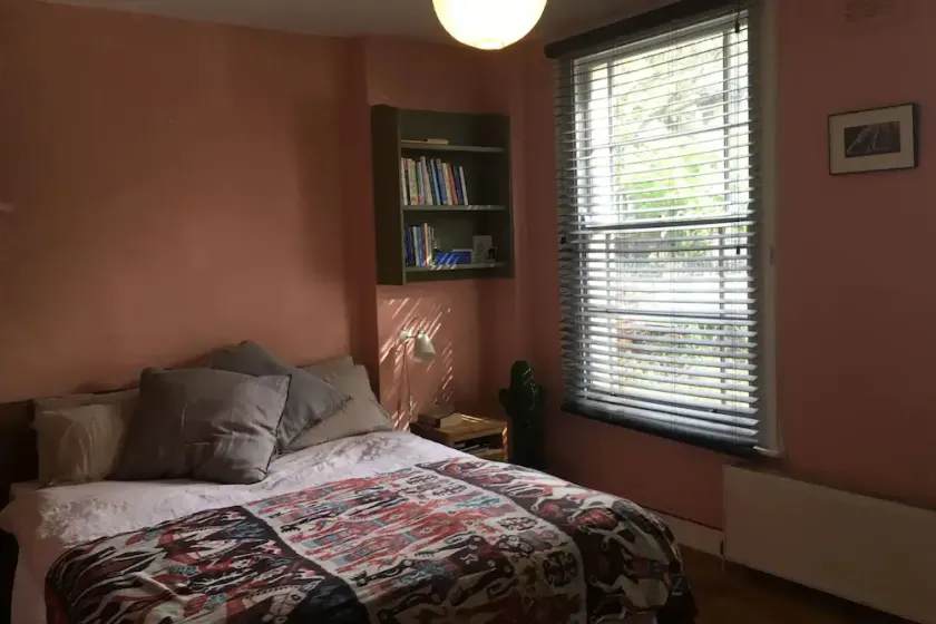 Stylish 1 Bedroom Apartment in Vibrant London Fields - Image 1