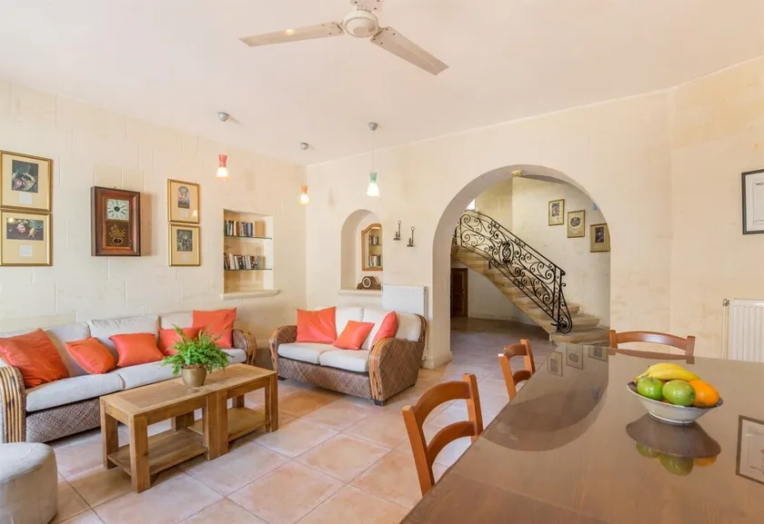 Battista Holiday Home - Image 1