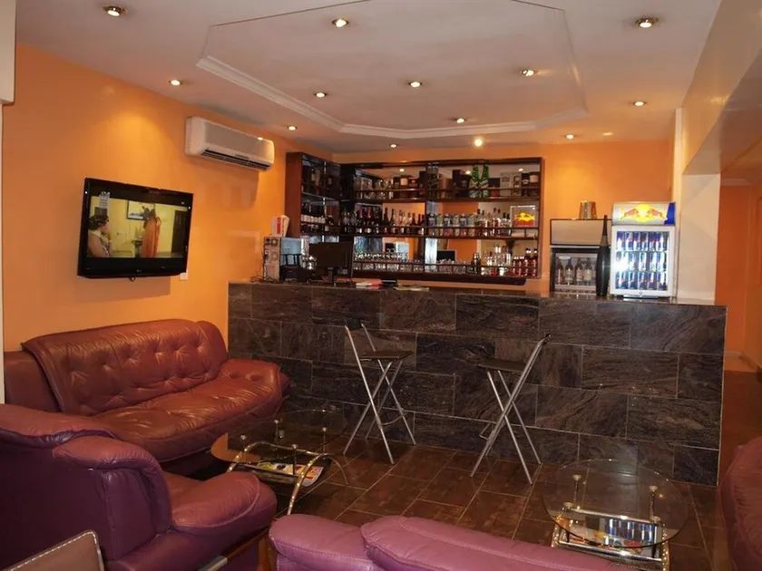 Baylis Suite - Image 1