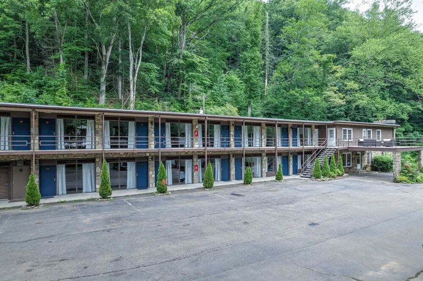 Heart Of The Valley Motel - Image 1