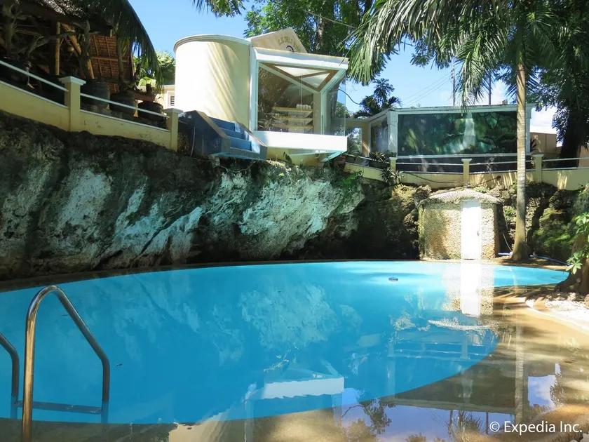 Sun Apartelle Hotel - Image 1