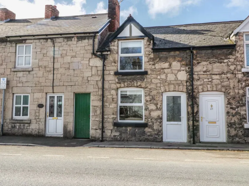 27 Borthyn - Image 1