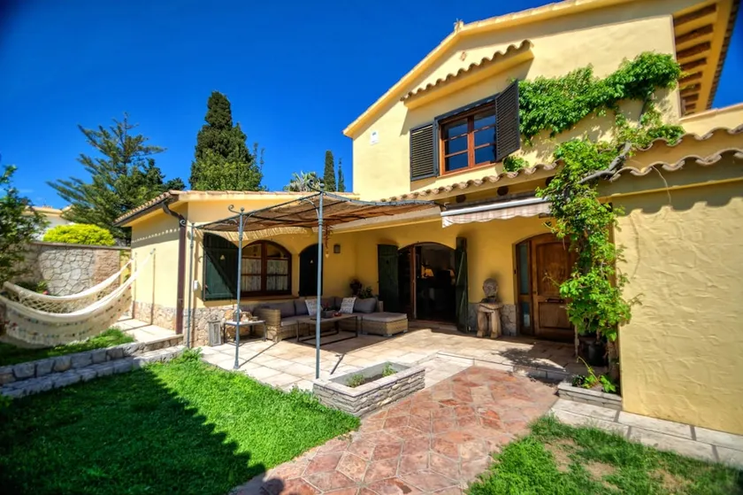 Dream House - Image 1
