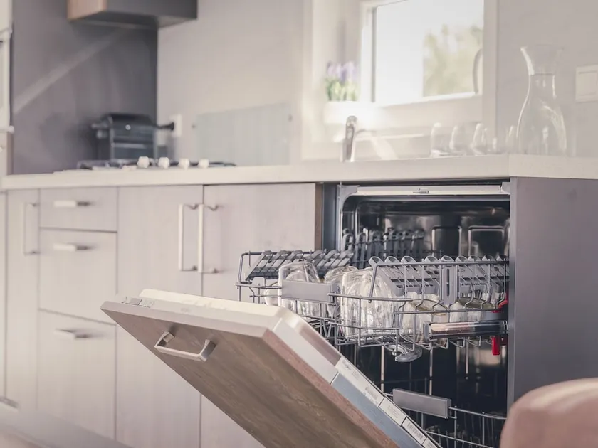 Beautifully designed chalet with dishwasher, near the water - Image 1