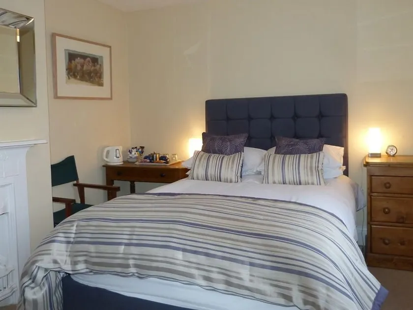 Victoria Guest House - Image 1