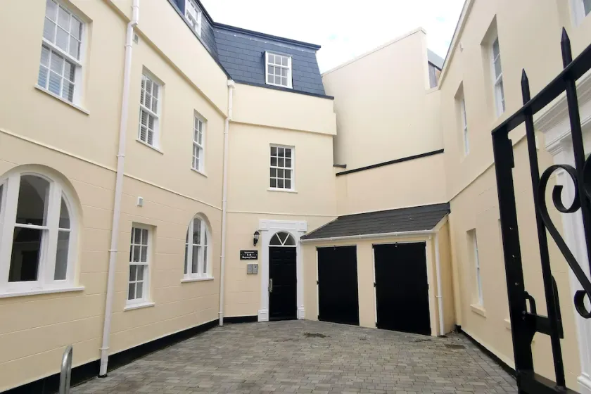 Courtyard Retreat - Image 1