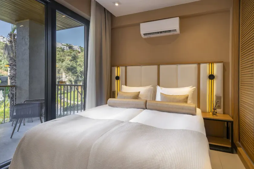 Helis Suites Bitez - Image 1