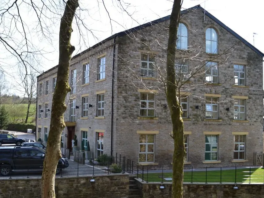 Saddleworth Serviced Apartments - Image 1