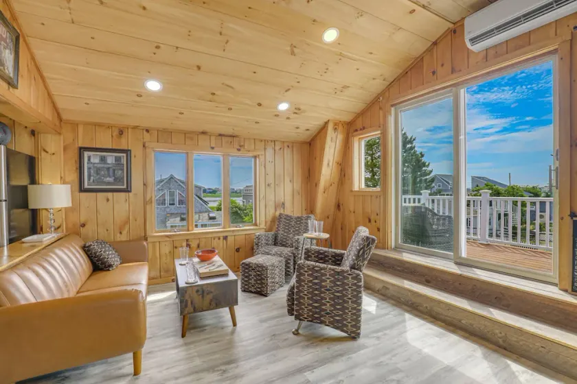 Sea View Loft - Image 1