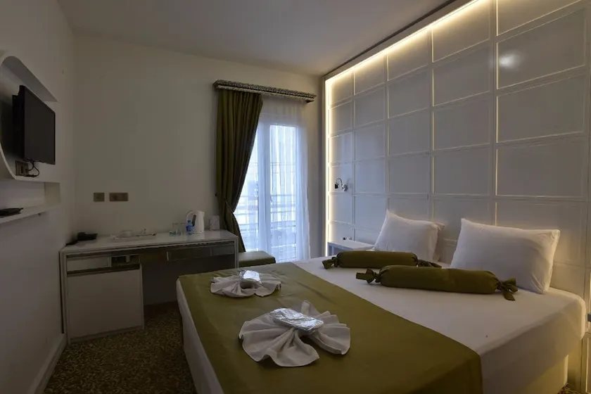 Safari Hotel - Image 1