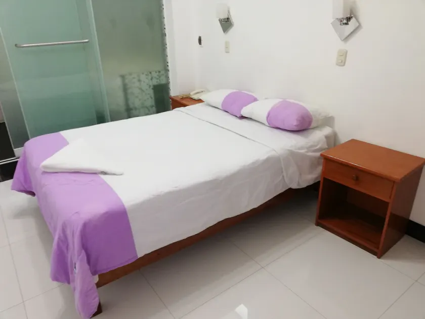 Hotel Bayovar - Image 1