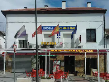 Hostal Plaza Del Pilar - Image 1