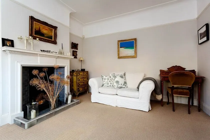 Enchanting in East Sheen - Image 1