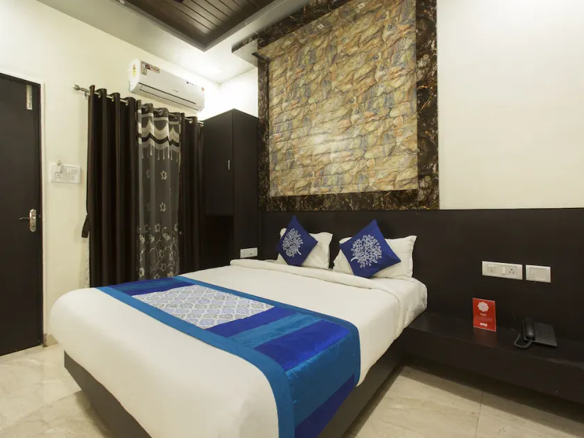 Hotel Swapnalok - Image 1