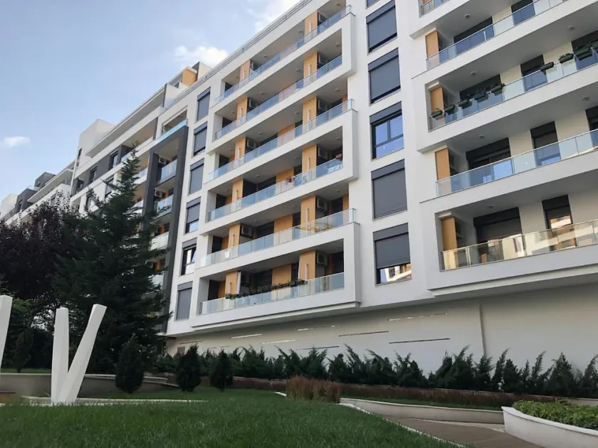 Garden Apartment - Image 1