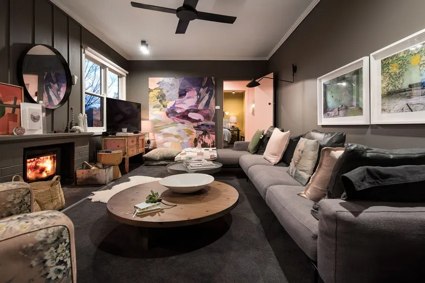 Hart Lane Beaux Haus - Image 1