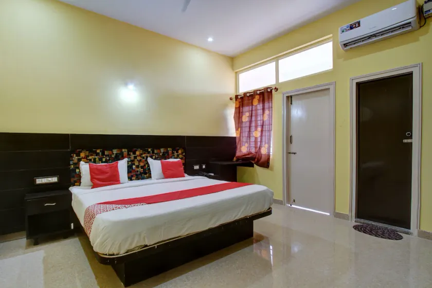 Ss Residency BY OYO Rooms - Image 1