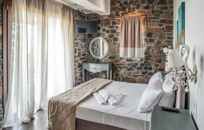 Amazing Home in Milatos with Hot Tub, Sauna & WiFi - Image 1
