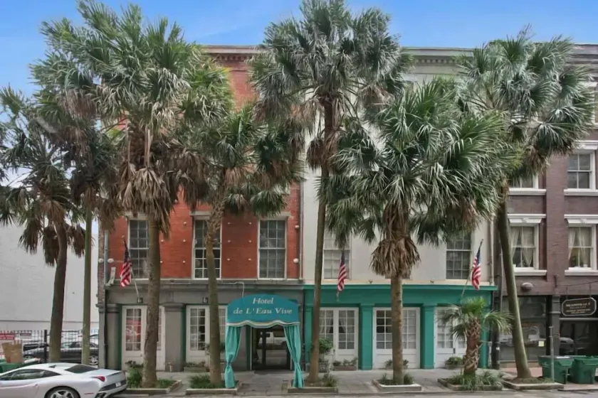 Hotel de L'Eau Vive - Image 1