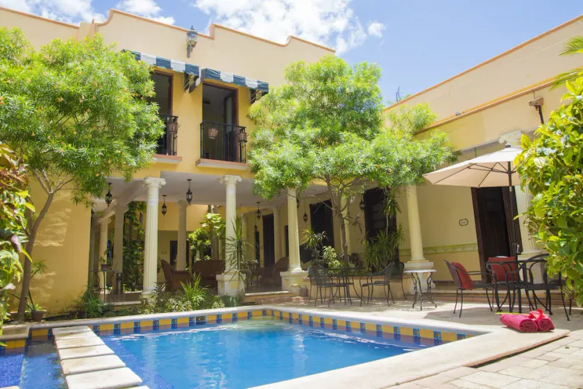 Casa De Las Columnas - Image 1